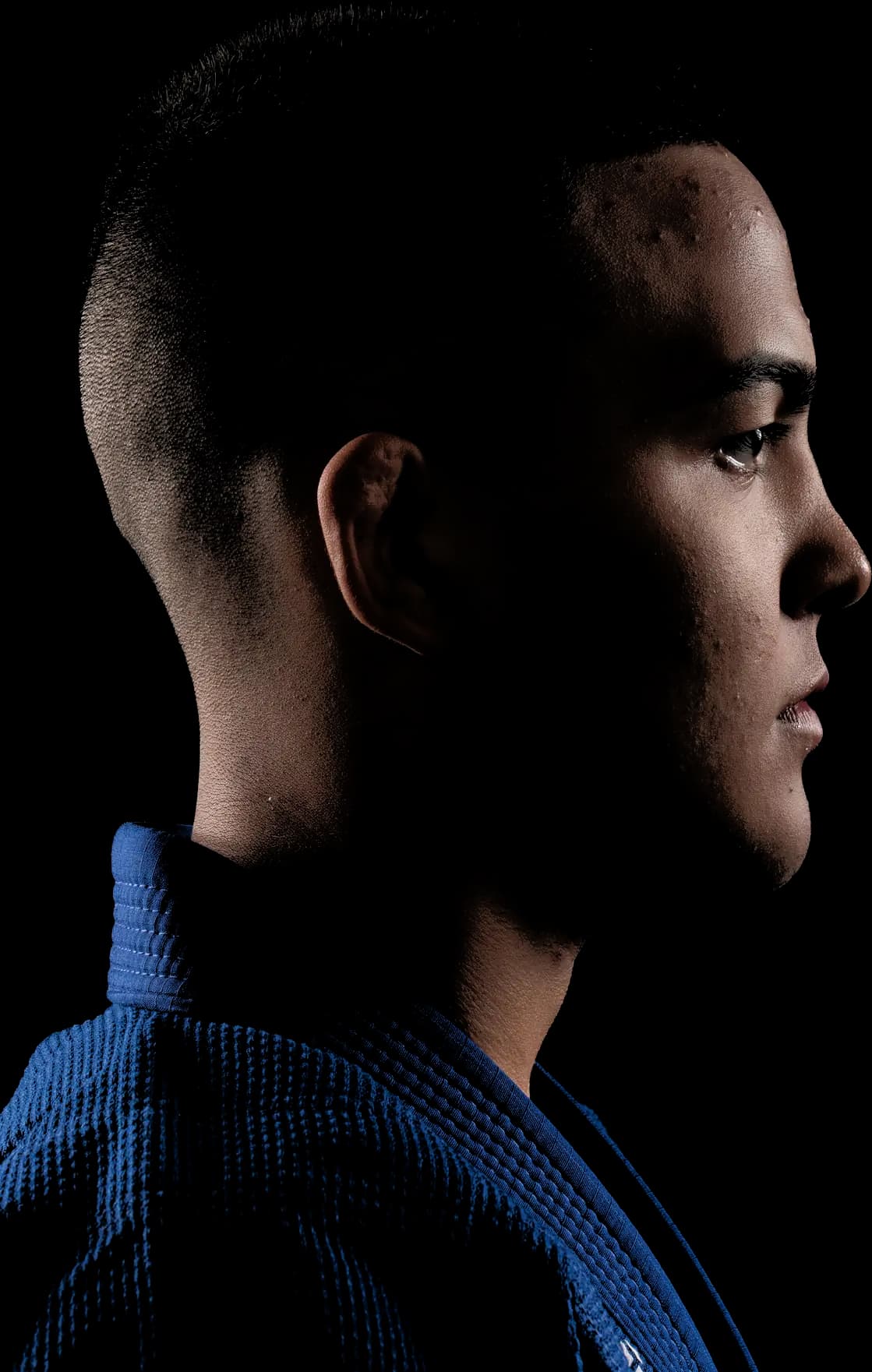 Perfil de Diogo Reis em contraluz